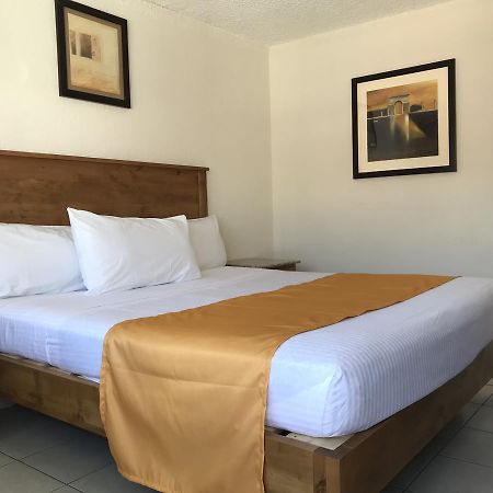 Hotel Guillen Jr Tijuana Exterior photo